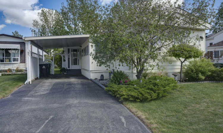 221-99 Arbour Lake Road NW
