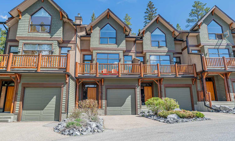 21-137 Wapiti Close