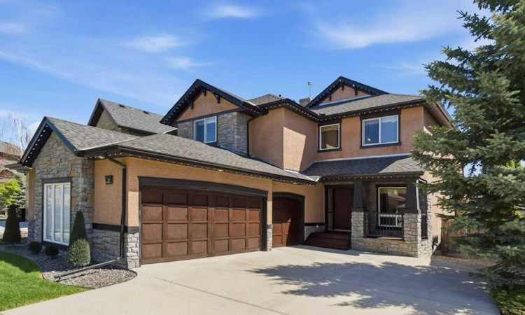 23 Aspen Stone Crescent SW