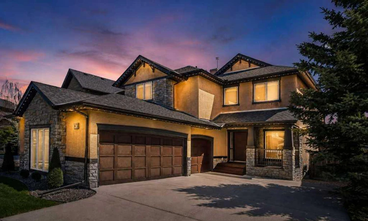 23 Aspen Stone Crescent SW