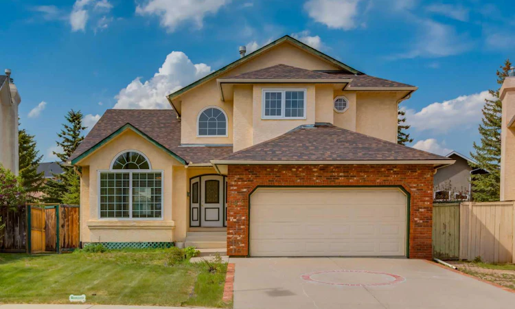 183 Edgevalley Circle NW