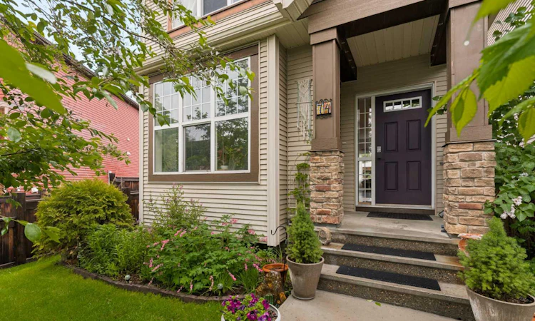 74 Autumn Crescent SE