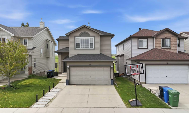 17 Bridlecrest Court SW