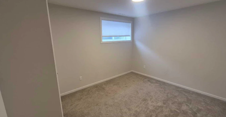 3-594 Aquitania Boulevard W, Lethbridge, AB, T1J 5X4 - 8