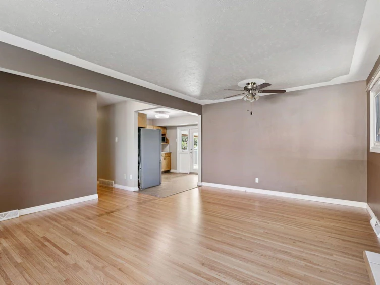 8028 5 Street SW, Calgary, AB, T2V 1C5 - 6