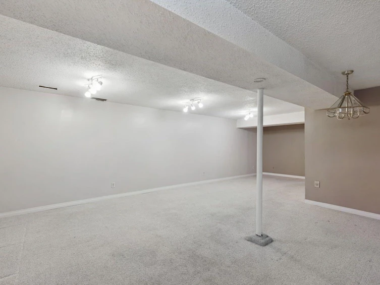8028 5 Street SW, Calgary, AB, T2V 1C5 - 16
