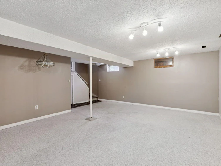 8028 5 Street SW, Calgary, AB, T2V 1C5 - 18