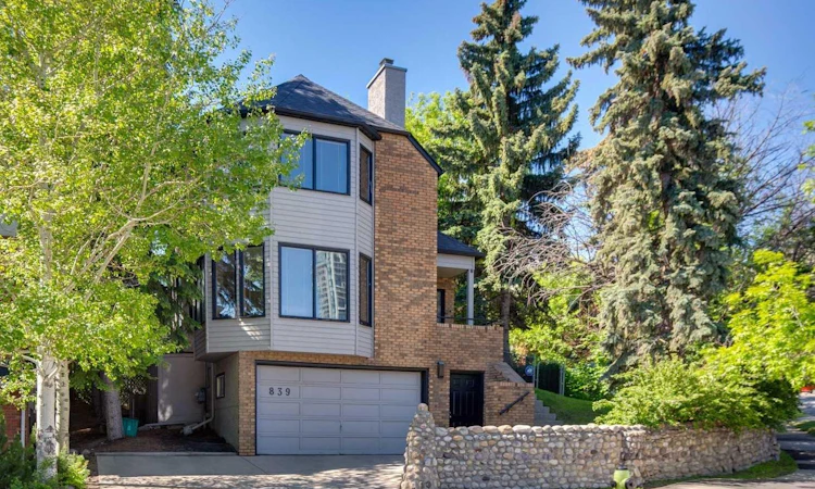 839 Royal Avenue SW