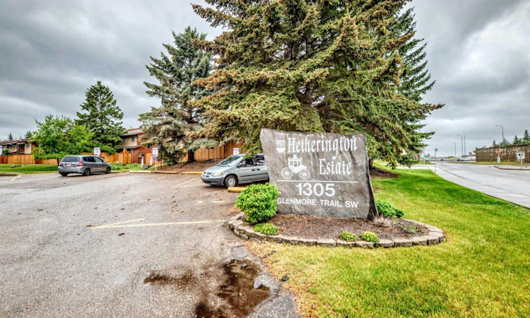 444-1305 Glenmore Trail
