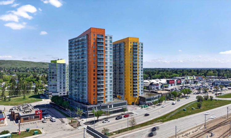 704-3830 Brentwood Road NW