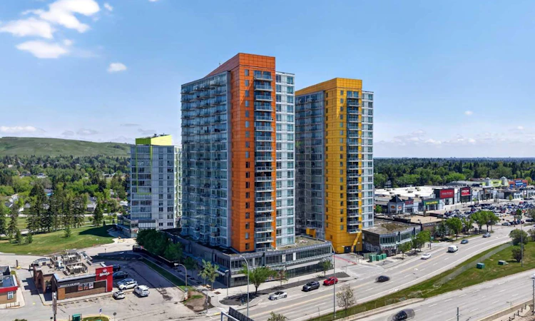 704-3830 Brentwood Road NW