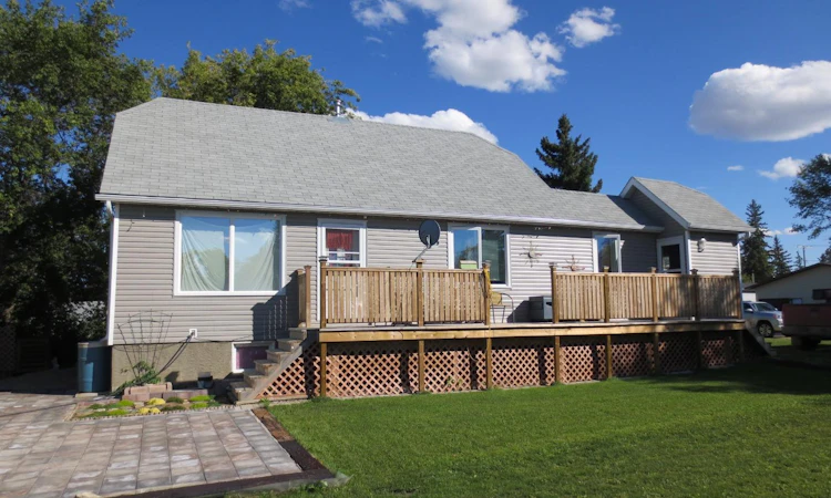 214 2nd Avenue W