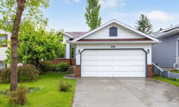 159 Shawinigan Drive SW