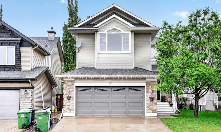 13 Cougar Ridge Circle SW