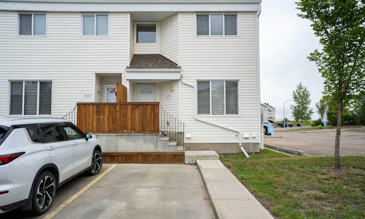 37-711 Beacon Hill Drive