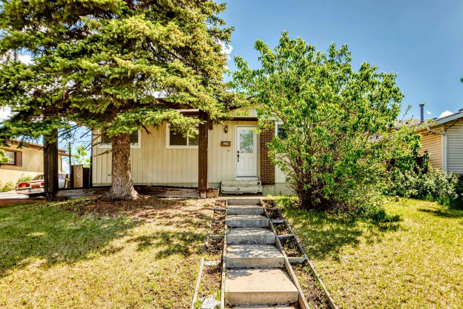 3224 Rundlelawn Road NE, Calgary, AB, T1Y 3H5