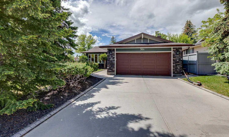 364 Silvergrove Place NW