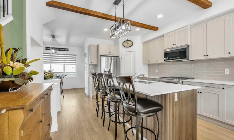 7 Emberside Park