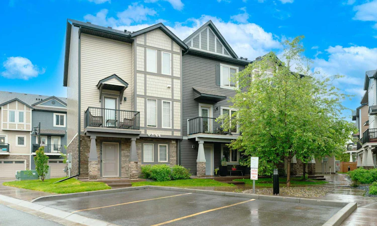 340 Legacy Point SE