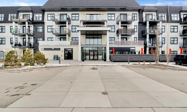 208-255 Les Jardins Park SE