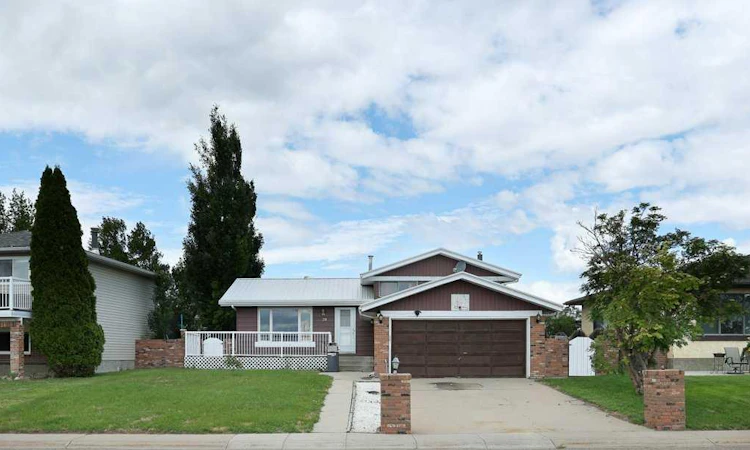 24 Lake Stafford Drive E