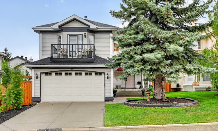 30 Douglasdale Point SE