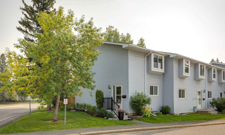 83-4810 40 Avenue SW
