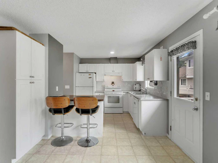 27-4 Stonegate Drive NW, Airdrie, AB, T4B 2T2 - 13