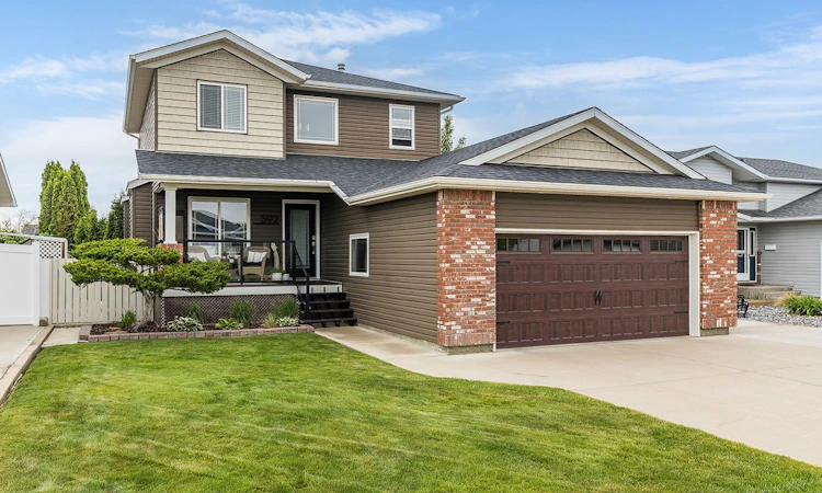 592 Hemingway Crescent NE