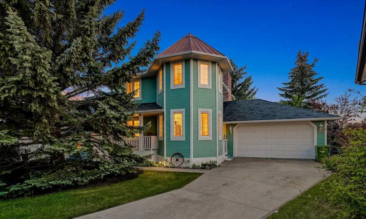 523 Scimitar Bay NW