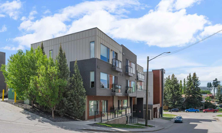 316-93 34 Avenue SW