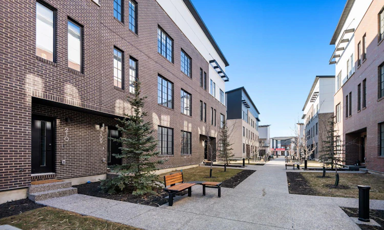 203-8155 8 Avenue SW