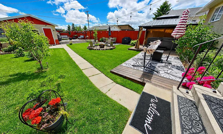 3232 Doverville Crescent SE