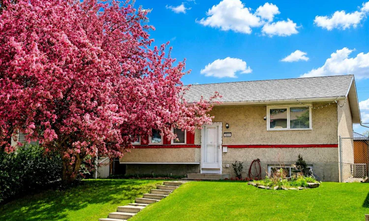 3232 Doverville Crescent SE