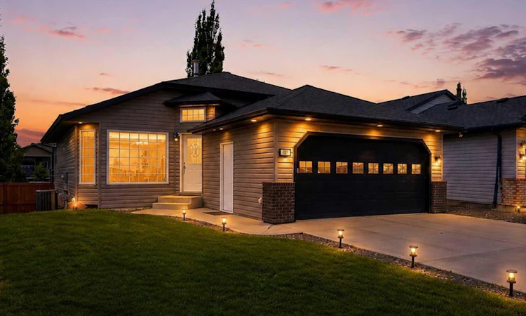 101 Oldring Crescent