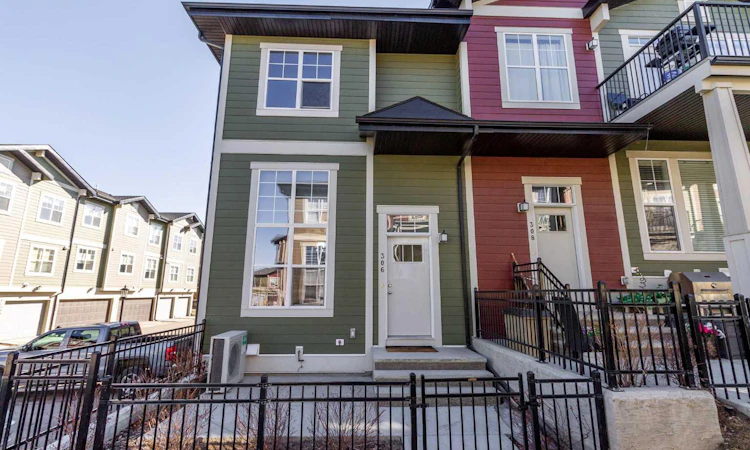 306 Cranford Walk SE