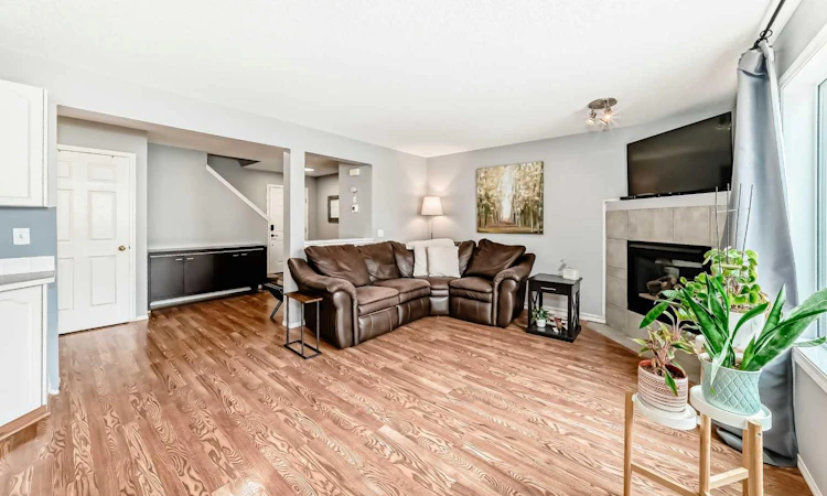 15 Citadel Meadow Crescent NW