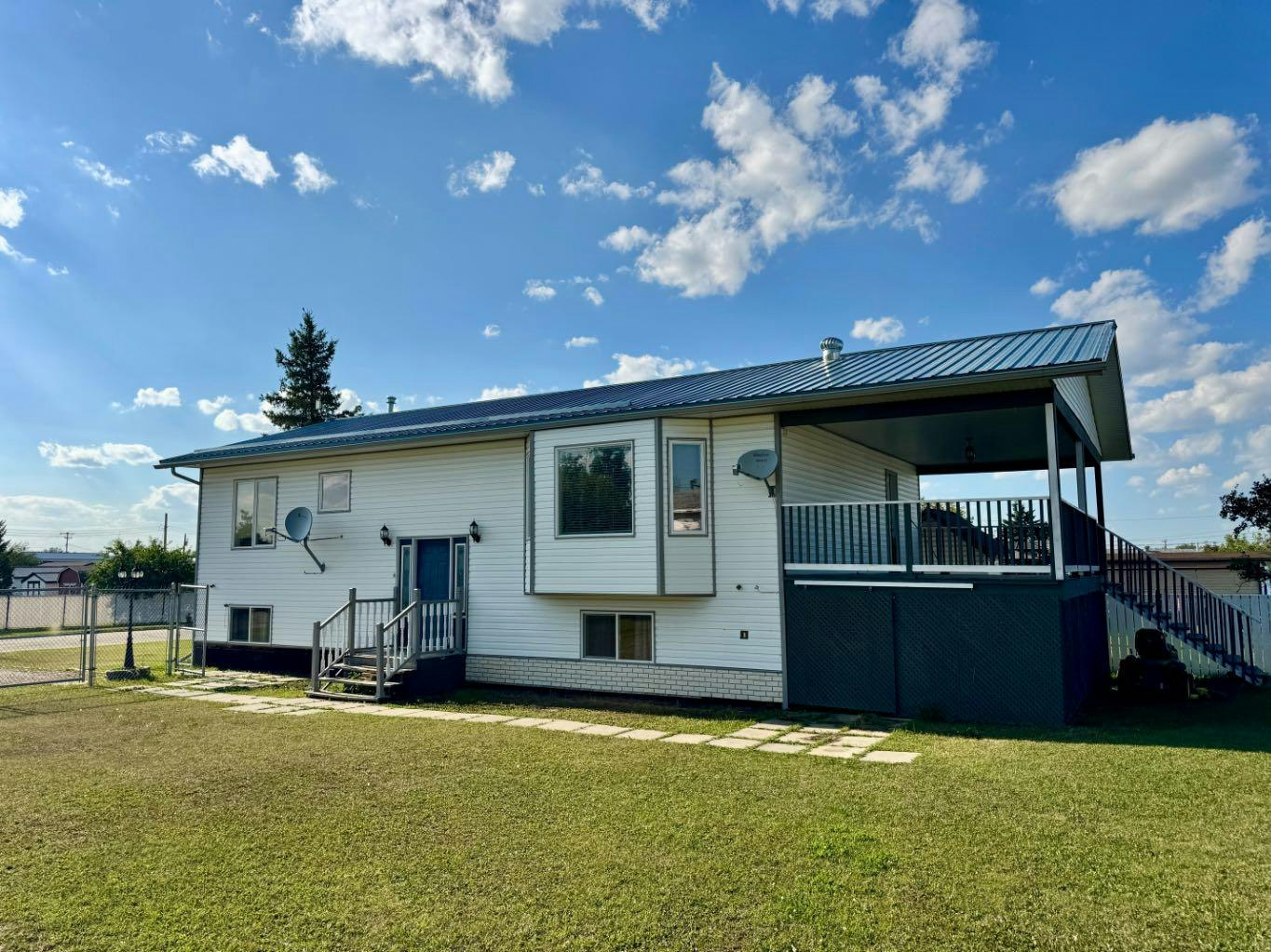 908 4 Avenue, Clear Hills County, AB, T0H 2A0