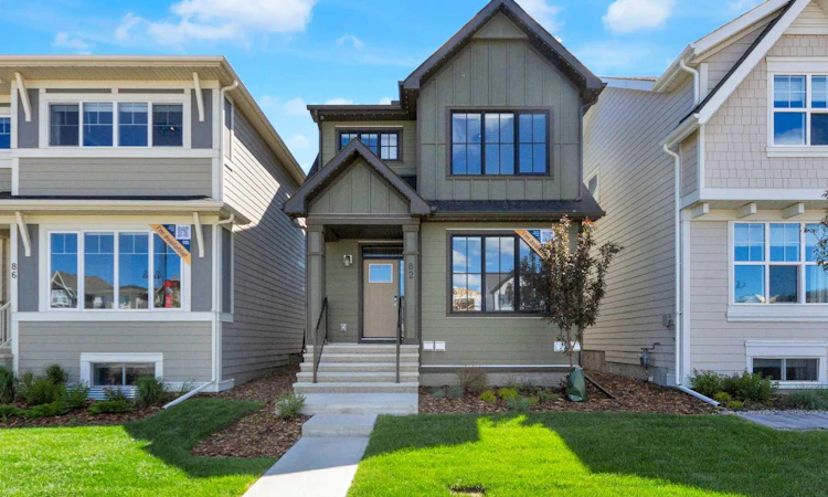 82 Magnolia Street SE