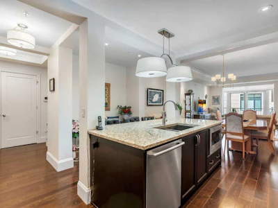 104-221 Quarry Way SE - 3