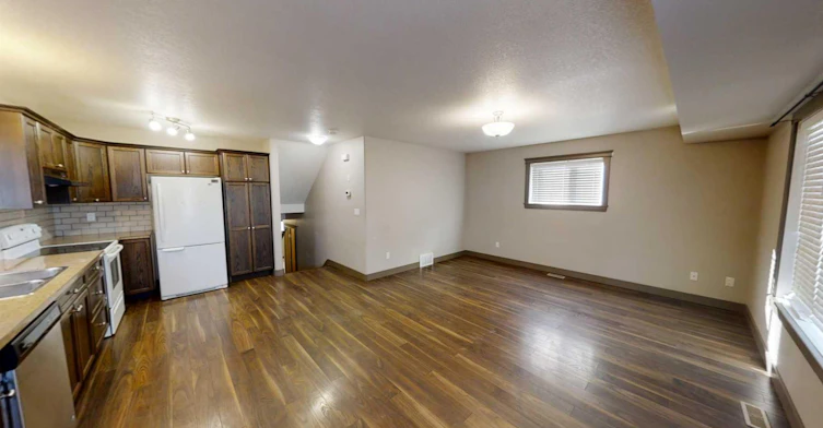 A-11246 75a Avenue, Grande Prairie, AB, T8W 0C3 - 2