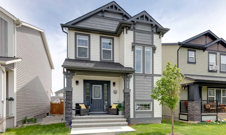 228 Hillcrest Road SW