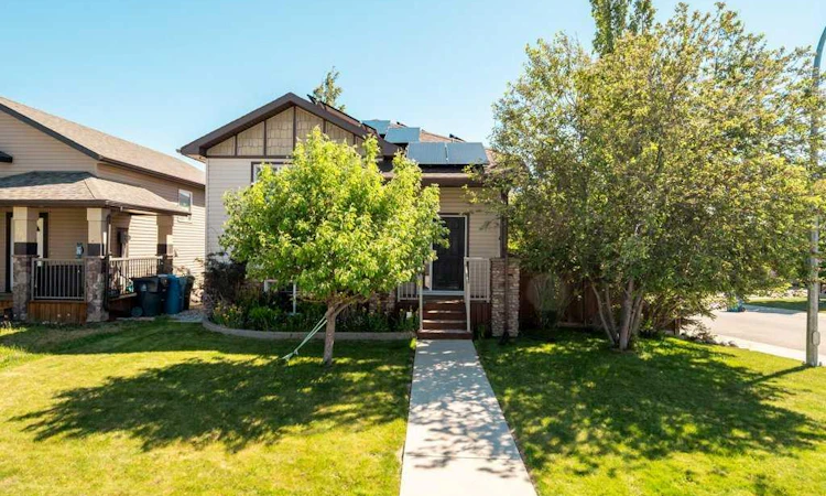 202 Mt Sundance Crescent W