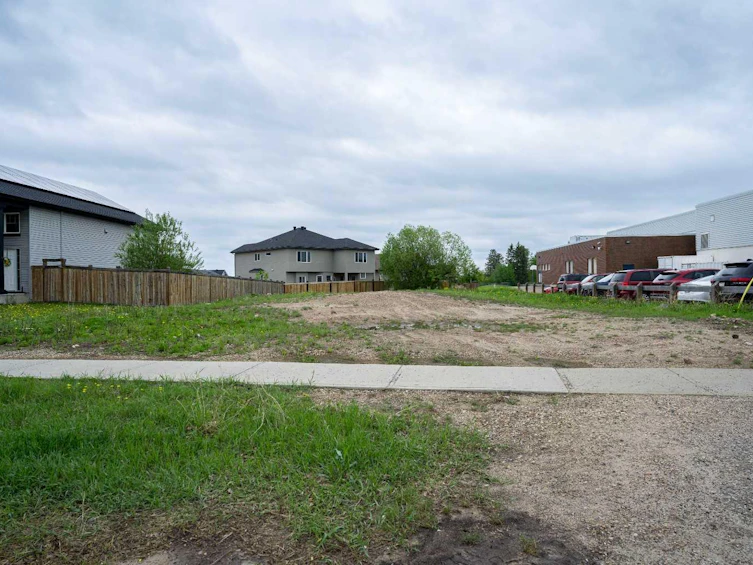 212 Beacon Hill Drive, Fort Mcmurray, AB, T9H 2P1 - 3