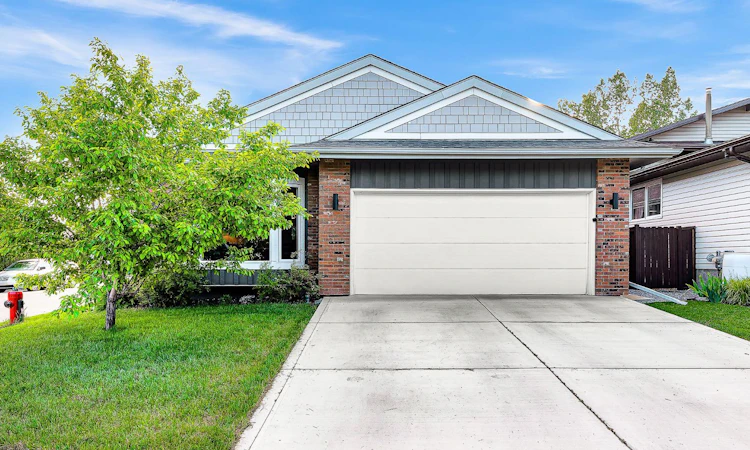 120 Woodbrook Close SW