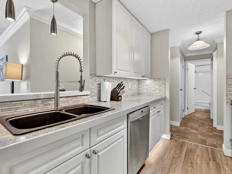 203-727 56 Avenue SW, Calgary, AB, T2V 4Z8 - 15