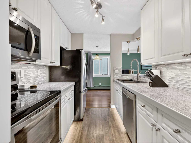 203-727 56 Avenue SW, Calgary, AB, T2V 4Z8 - 11