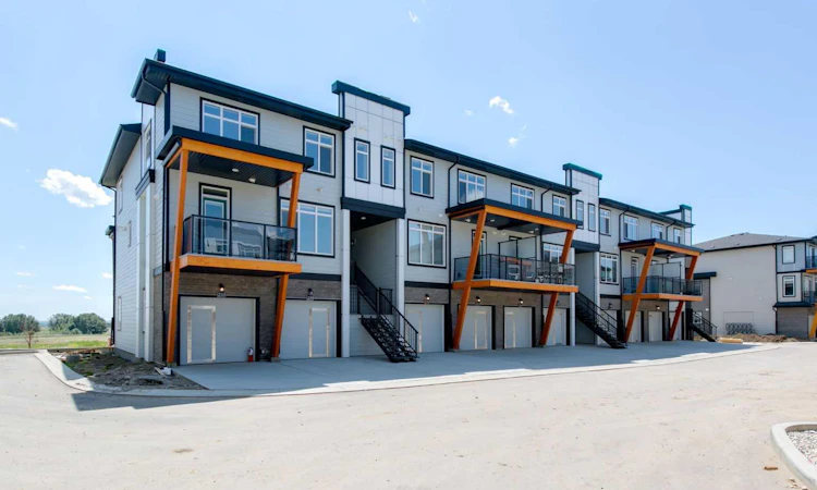 207-414 Seton Passage SE