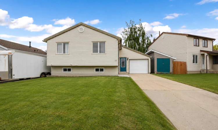 110 Bird Crescent