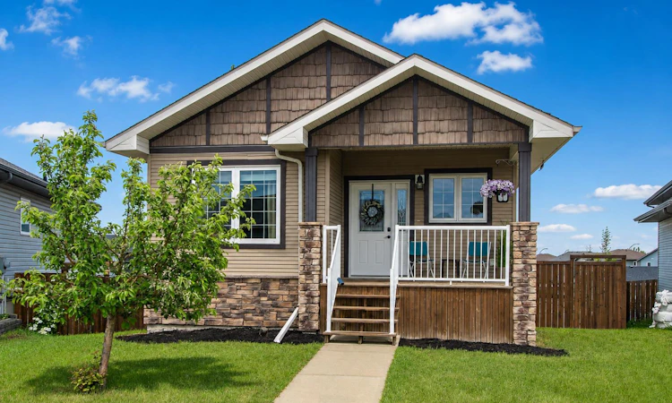 101 Valley Crescent